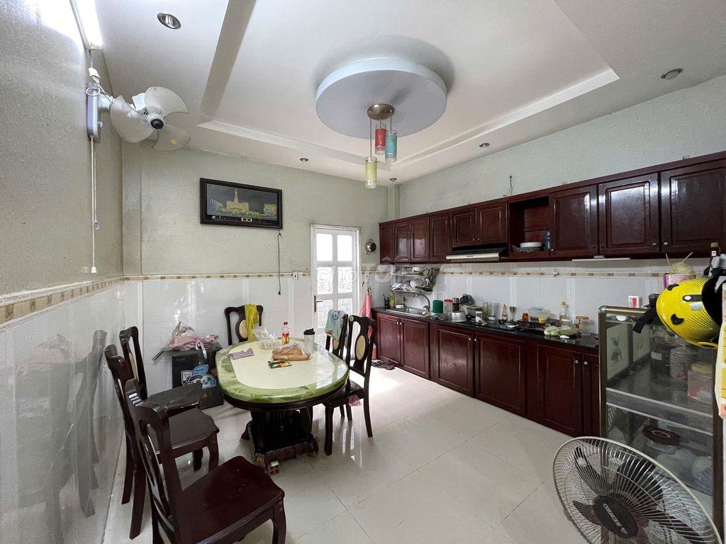 Bán nhà mặt phố, 7.2 tỷ VND, 64 m2, 5PN + 5WC + 3 tầng, SHR