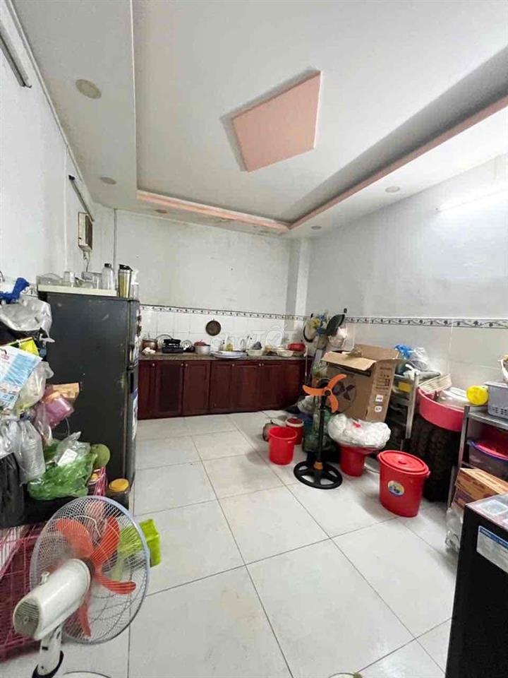 gấp bán nên mới có giá rẻ bất ngờ.2 tầng,tỉnh lộ 10,bình tân.