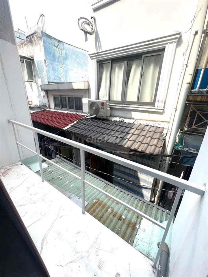 Hơn 1tỷ có nhà sổ hồng riêng q11. hẻm rộng hiện hữu