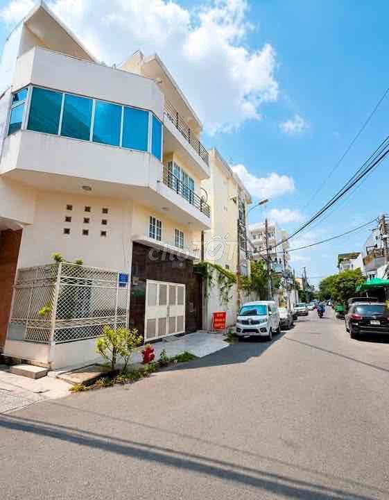 HÀNG HIẾM HẺM 10m GẦN VÒNG XOAY ĐẦM SEN