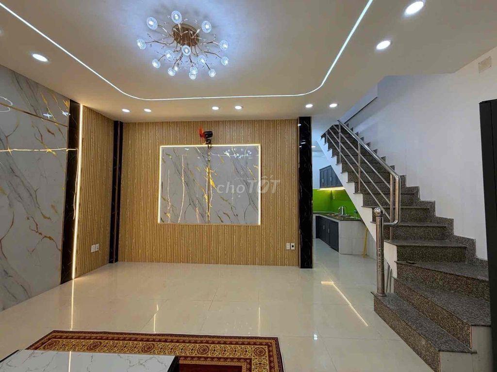 Chủ nhà cũ xây biệt thự cần bán gieo lộc cho chủ mới. Q5.
