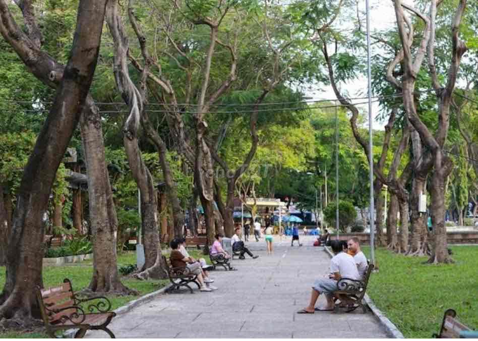 Nhà có lộc CMT8 cho a/c đủ duyên.CV lê thị riêng.