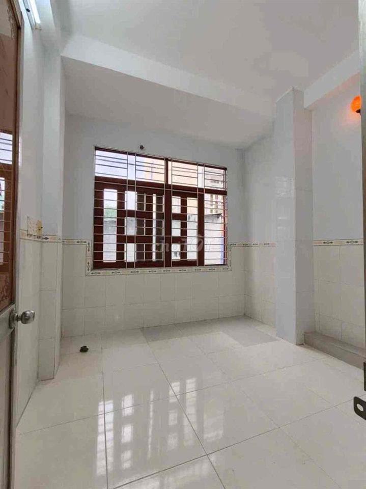 Bán gấp nhà Kinh Dương Vương mặt tiền hẻm giá mềm
