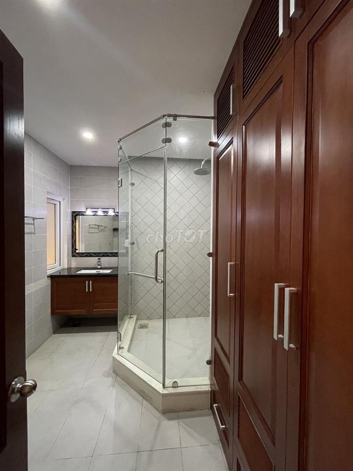 Cần bán nhà 3 lầu full nội thất – KV Bình Tân