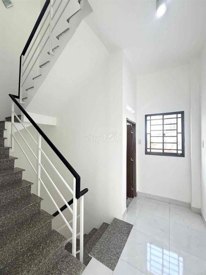 🔥 4 tỷ hơn – tìm được căn nhà đẹp, hoàn công đầy đủ, gần Quận 1