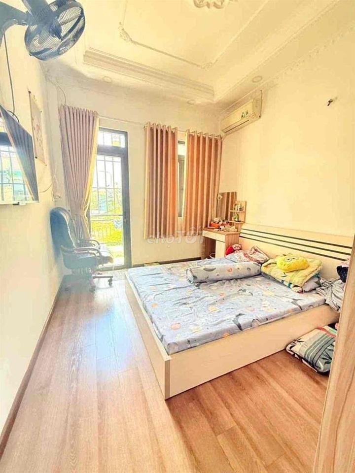 🔥 4.95 TỶ – NHÀ 3 TẦNG 4PN, SÂN RỘNG – HẺM XE HƠI NHỎ HUỲNH TẤN PHÁT