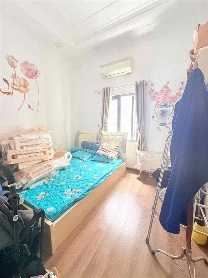 🔥 4.95 TỶ – NHÀ 3 TẦNG 4PN, SÂN RỘNG – HẺM XE HƠI NHỎ HUỲNH TẤN PHÁT