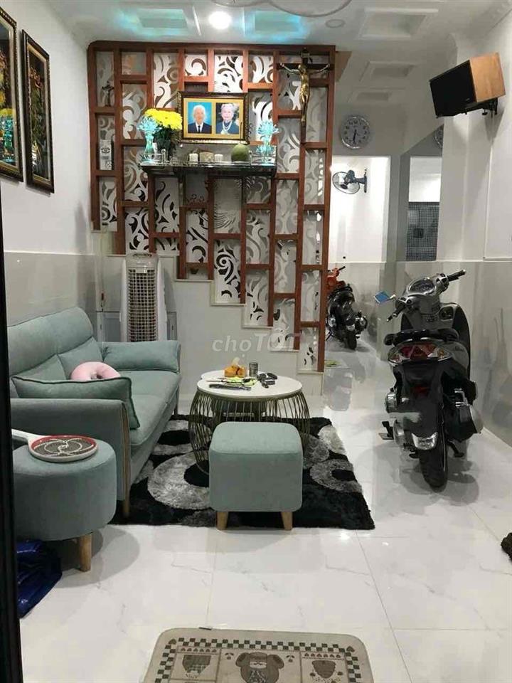🔥 4.95 TỶ – NHÀ 3 TẦNG 4PN, SÂN RỘNG – HẺM XE HƠI NHỎ HUỲNH TẤN PHÁT