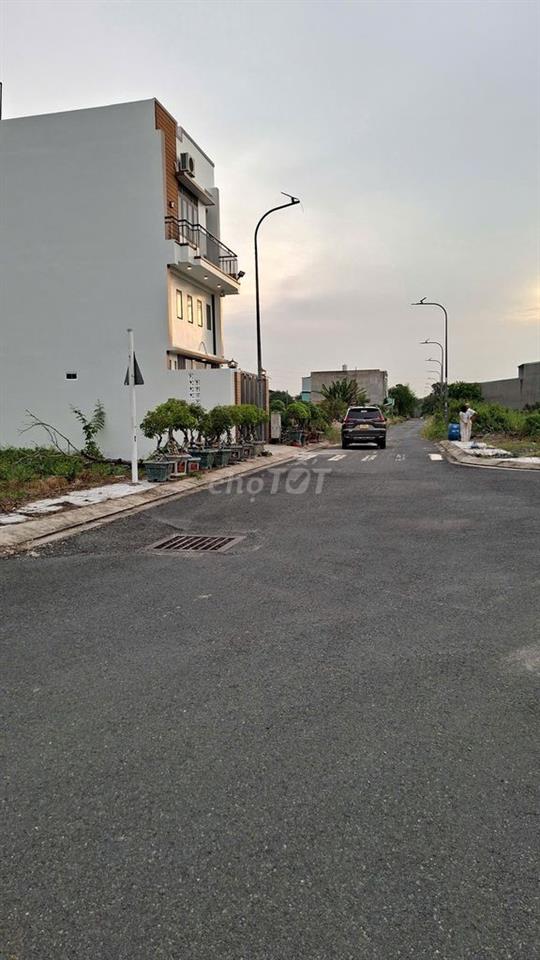 Đất thổ cư 5,5 x15m đường bến than, KDC hiện hữu giá 1,6 tỷ