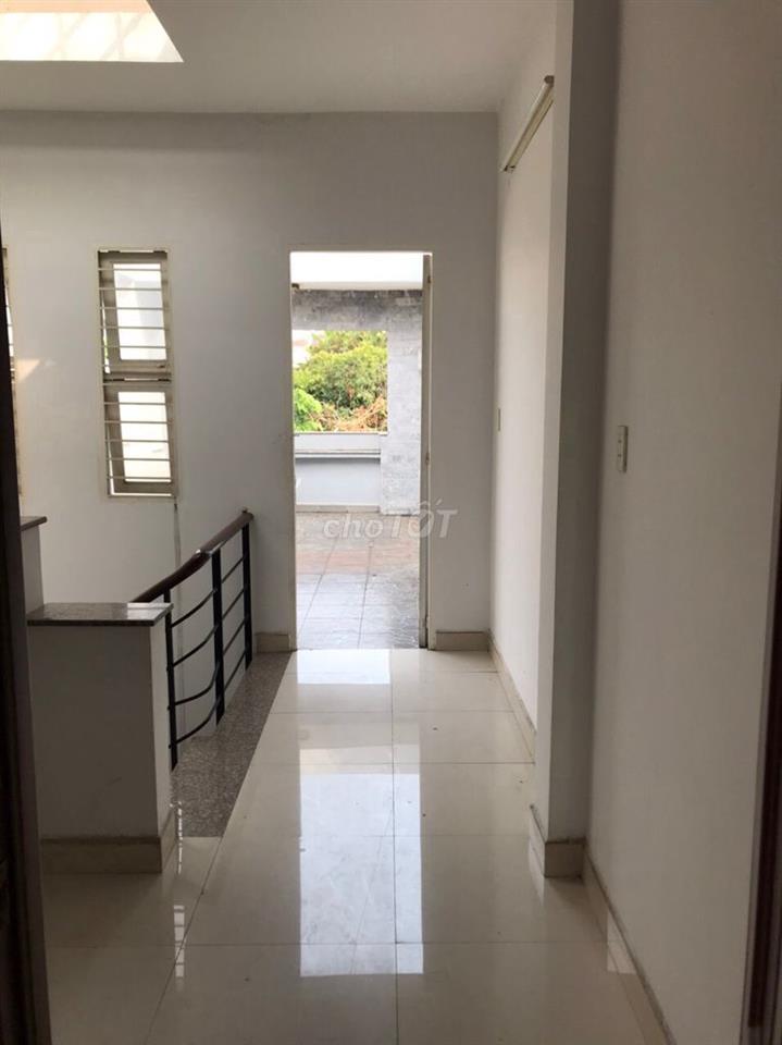 NHà 2 lầu KDC an sương 4 x 18m giá 13tr/tháng