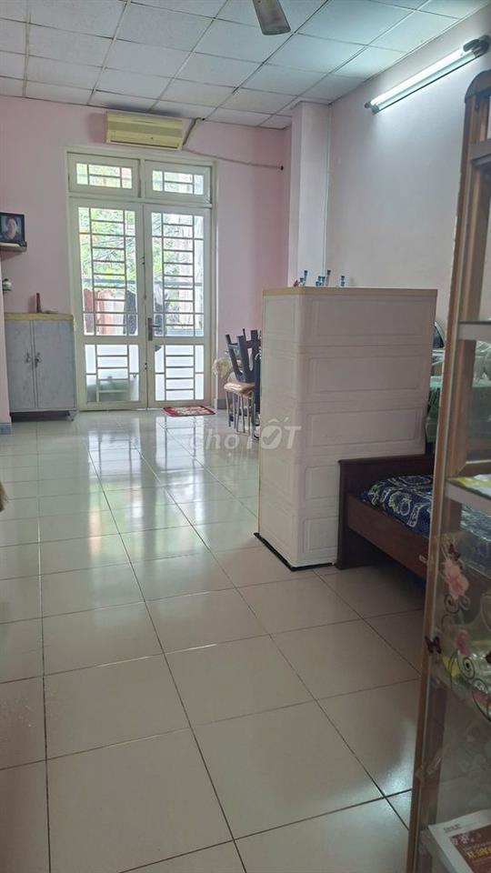 Nhà 1 lầu 3,7 x 21m mặt tiền đường ĐHT 17 giá 5,6 tỷ 