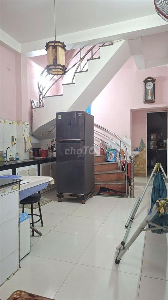 Nhà 1 lầu 3,7 x 21m mặt tiền đường ĐHT 17 giá 5,6 tỷ 