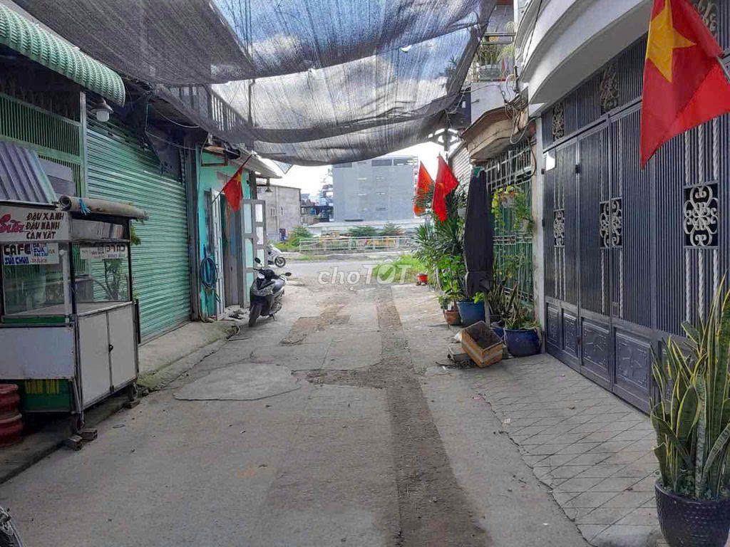 Cho thuê kho xưởng 200m2 hẻm xe tải Nguyễn Văn Quá 10tr/tháng