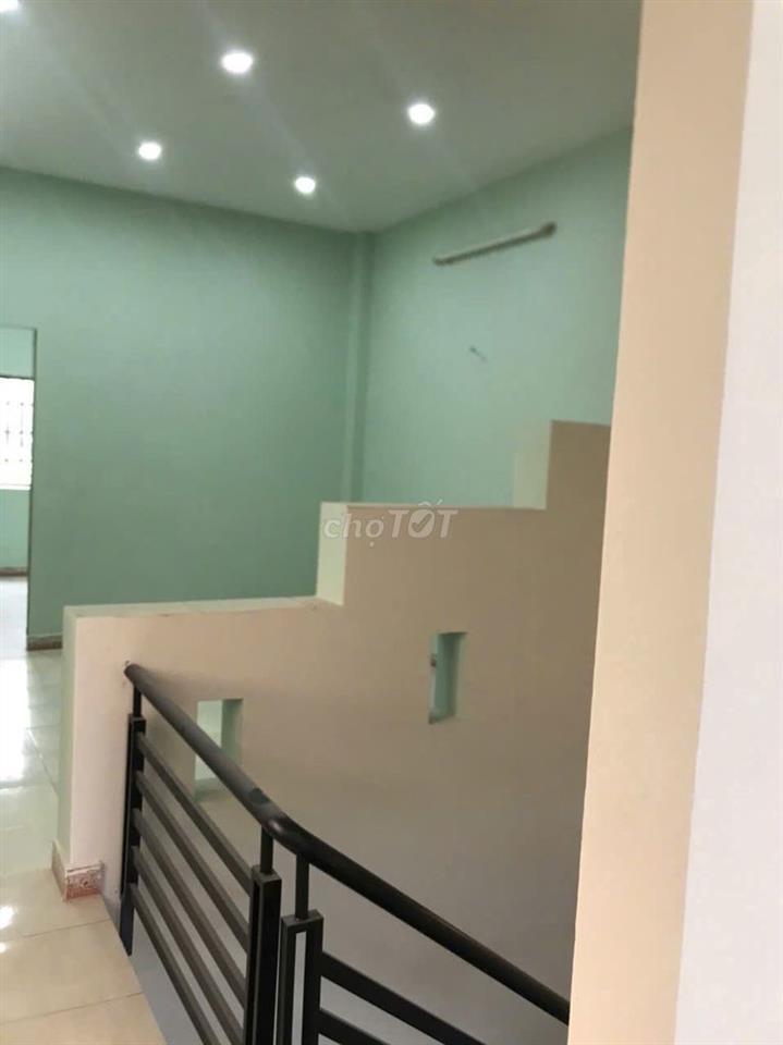 Nhà 1 lầu 3PN, HXH đường ĐHT 02 gần chợ cây sộp 4,2 x 17m giá 9tr