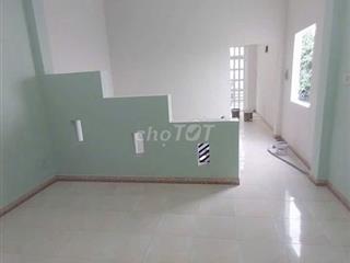 Nhà 1 lầu 3PN, HXH đường ĐHT 02 gần chợ cây sộp 4,2 x 17m giá 9tr
