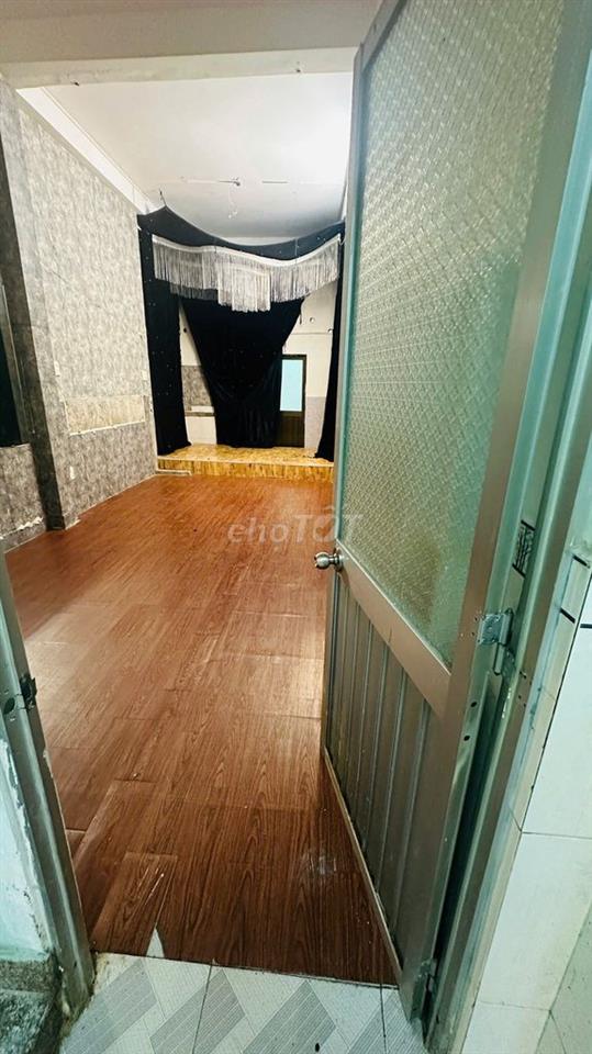 Cho thuê nhà 1 lầu mặt tiền kinh doanh nguyễn văn quá  giá 15tr/thang