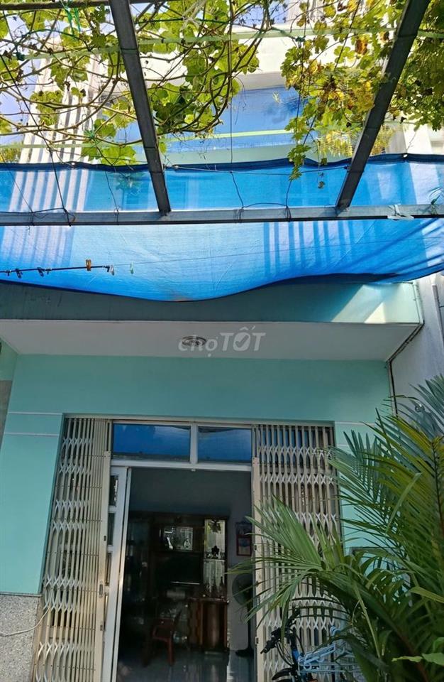 Bná nhà 1 lầu DT: 5,25 x 21m, MT đường ĐHT - Nguyễn Văn Qúa  giá 5ty2