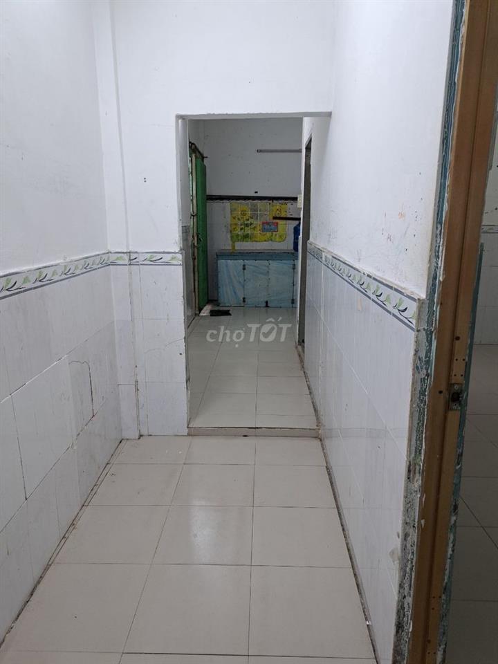 Nhà cấp 4 mặt tiền đường Đông Hưng Thuận 4,1 x 24m giá 7tr/tháng