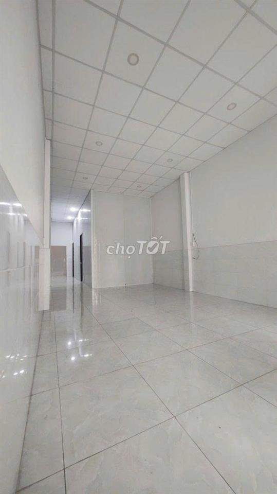 Nhà cấp 4 mặt tiền đường Đông Hưng Thuận 4,1 x 24m giá 7tr/tháng