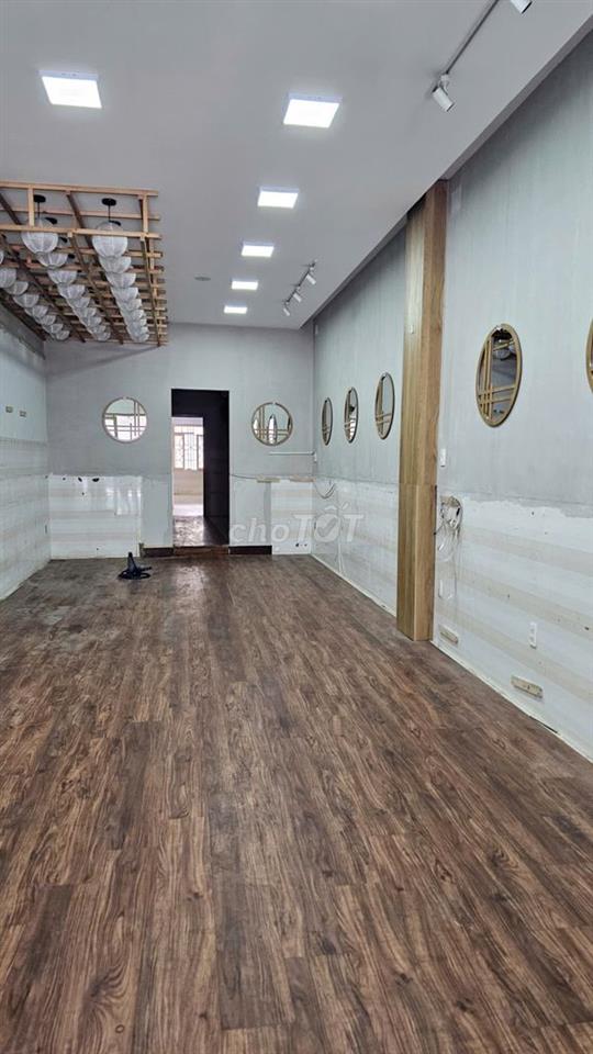 Mặt tiền kinh doanh 4 tầng 4x35m đường Phan Huy Ích giá 31tr/tháng