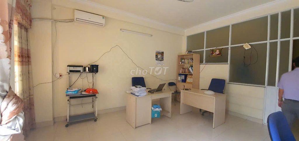 Nhà 4 tầng DT : 4,5 x 20m KDC an sương giá 8ty4 ( Sổ hoàn công đầy đủ)