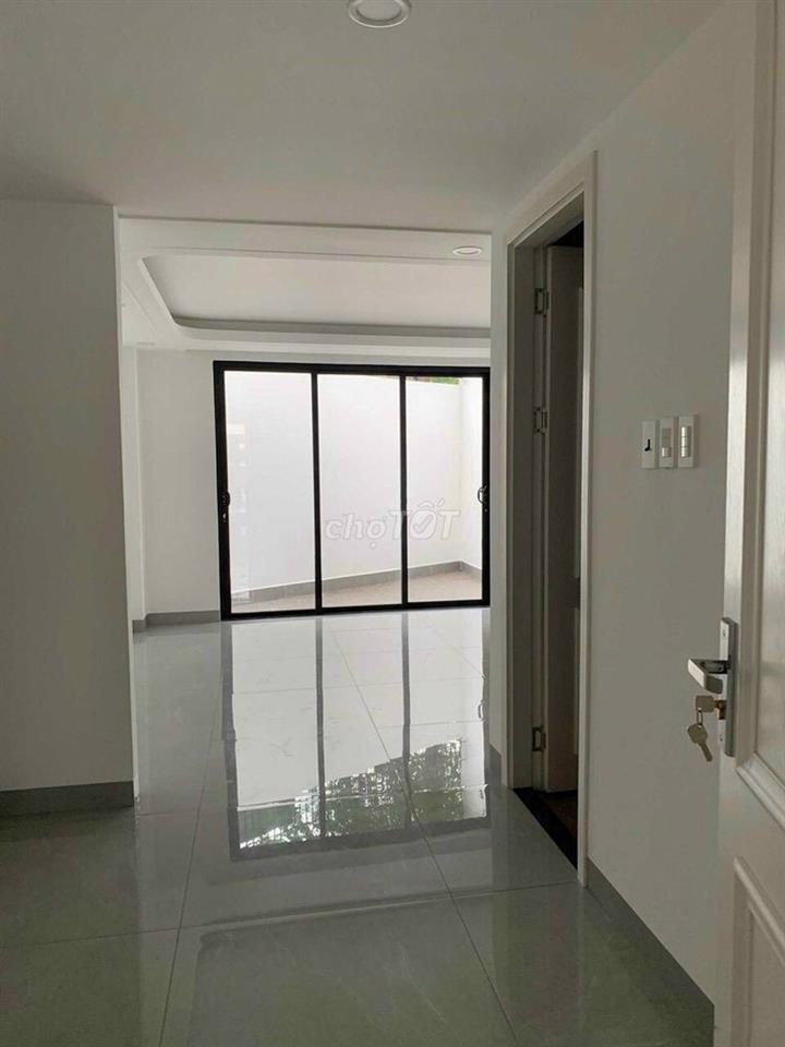 Cho thuê nhà 5 tầng MT Nguyễn Văn Qúa 5x30m giá 28tr/tháng