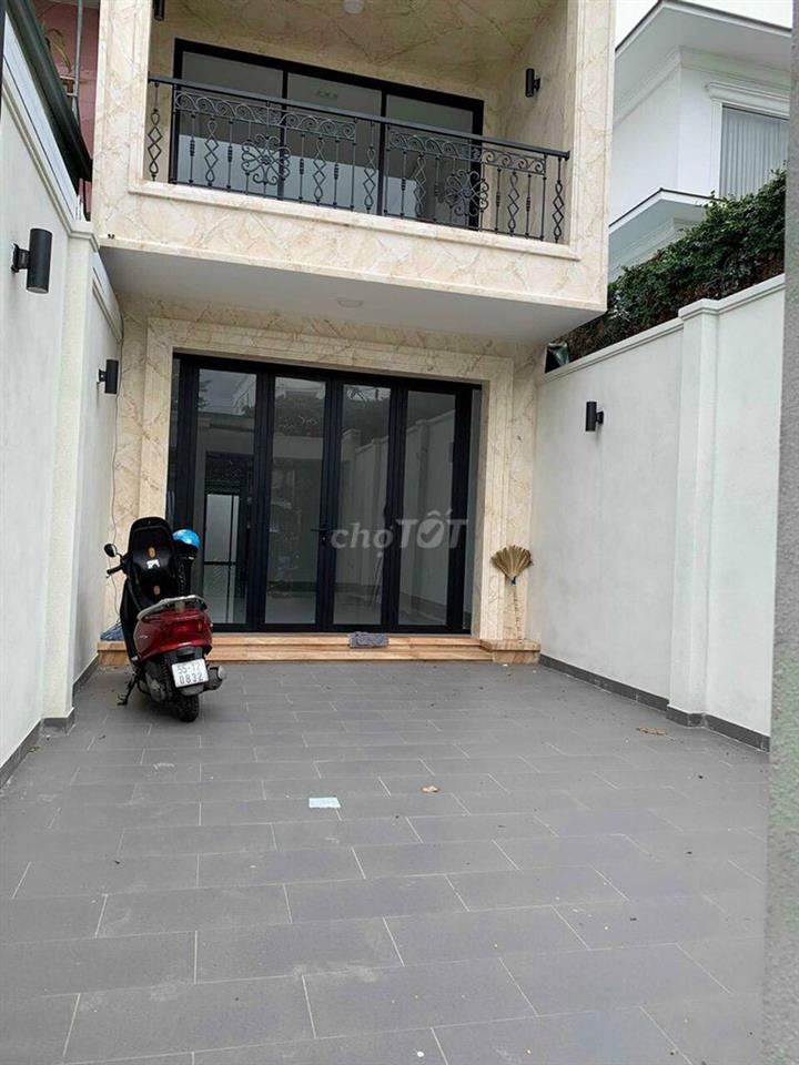 Cho thuê nhà 5 tầng MT Nguyễn Văn Qúa 5x30m giá 28tr/tháng