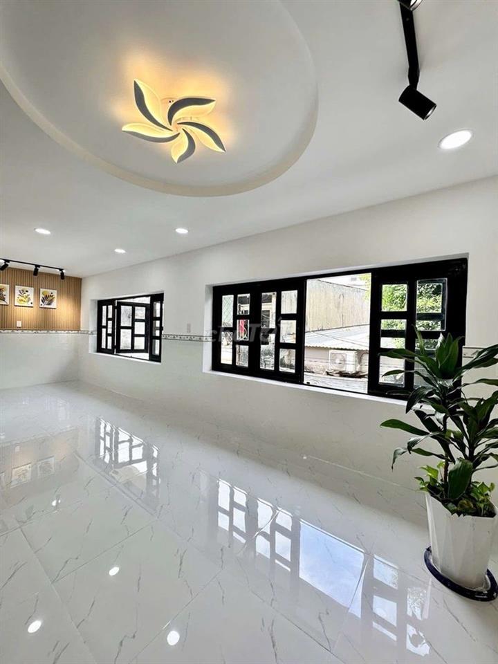 Nhà 3 Tầng Hẻm xe hơi Ngay Mã lò