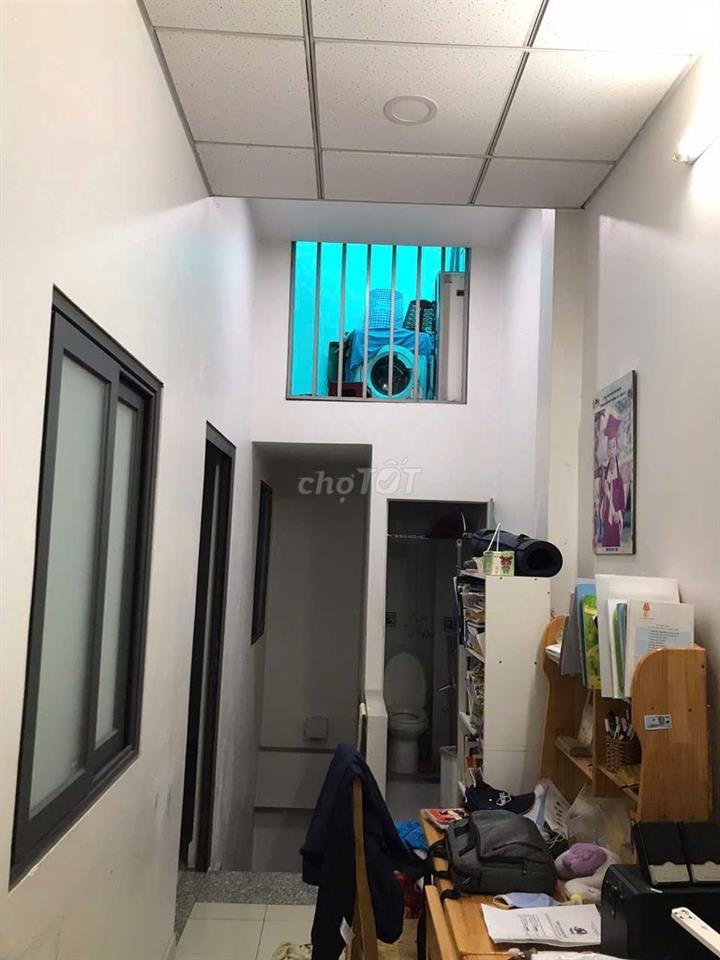 Bán nhà mặt tiền