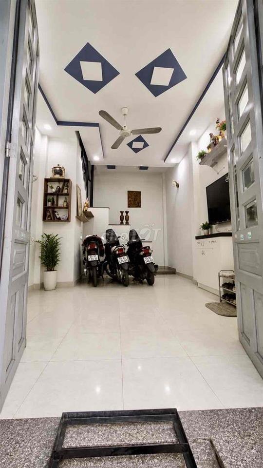 CHỦ GẤP NHÀ TÂN KỲ TÂN QUÝ, 30m2, 3,1 TỶ, Bình Tân, hẻm 4M