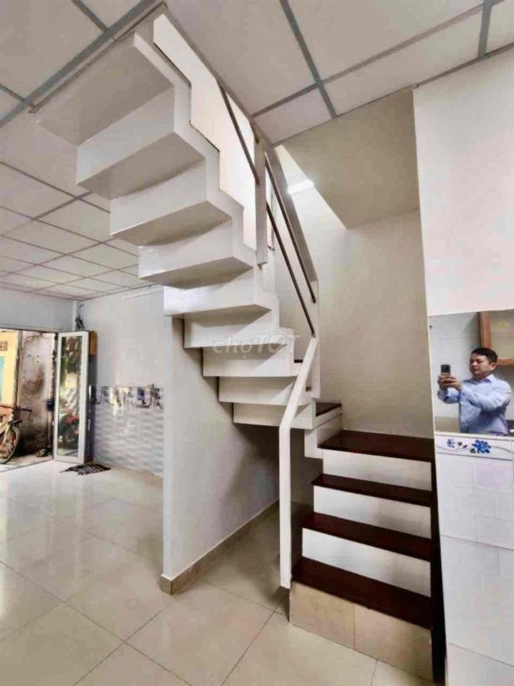Bán nhà Đ Âu Cơ (gần Khuông Việt) 38m2, 3,6 TỶ, 2 tầng, 2 PN