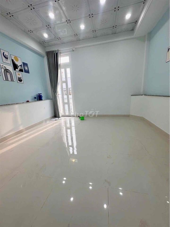 99% NEW 4 Tầng Đúc, 3PN 4WC, Hẻm gần 4m, Khu Lê Văn Quới