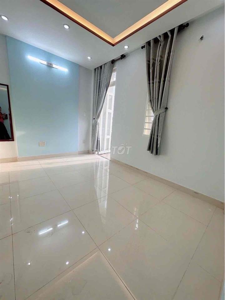 99% NEW 4 Tầng Đúc, 3PN 4WC, Hẻm gần 4m, Khu Lê Văn Quới