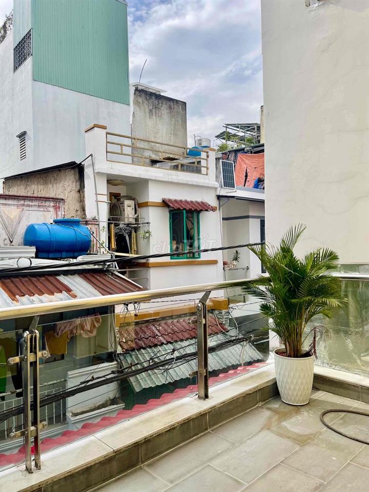 99% NEW 4 Tầng Đúc, 3PN 4WC, Hẻm gần 4m, Khu Lê Văn Quới