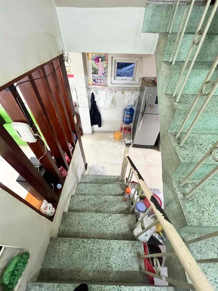 55m2, 2,5 tầng tiện sơn lại ở được, chiến lược hẻm 4m, Chủ nhiệt bán