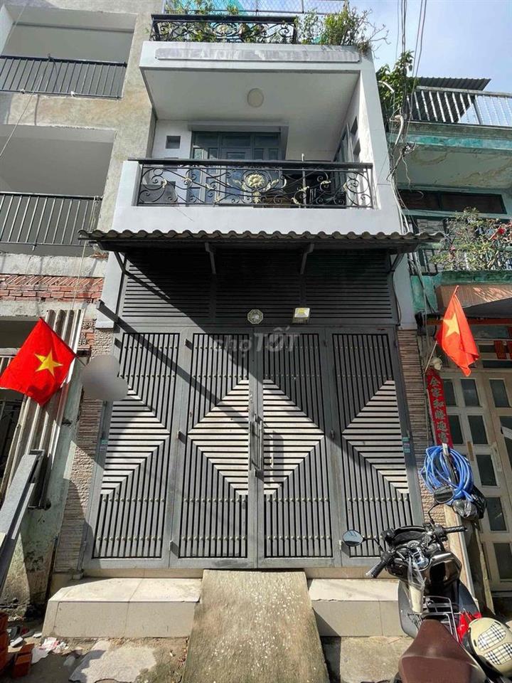 gần chợ Bà Hom, 47m2, 3 tầng 3PN, có sân thượng, hẻm gần 6m