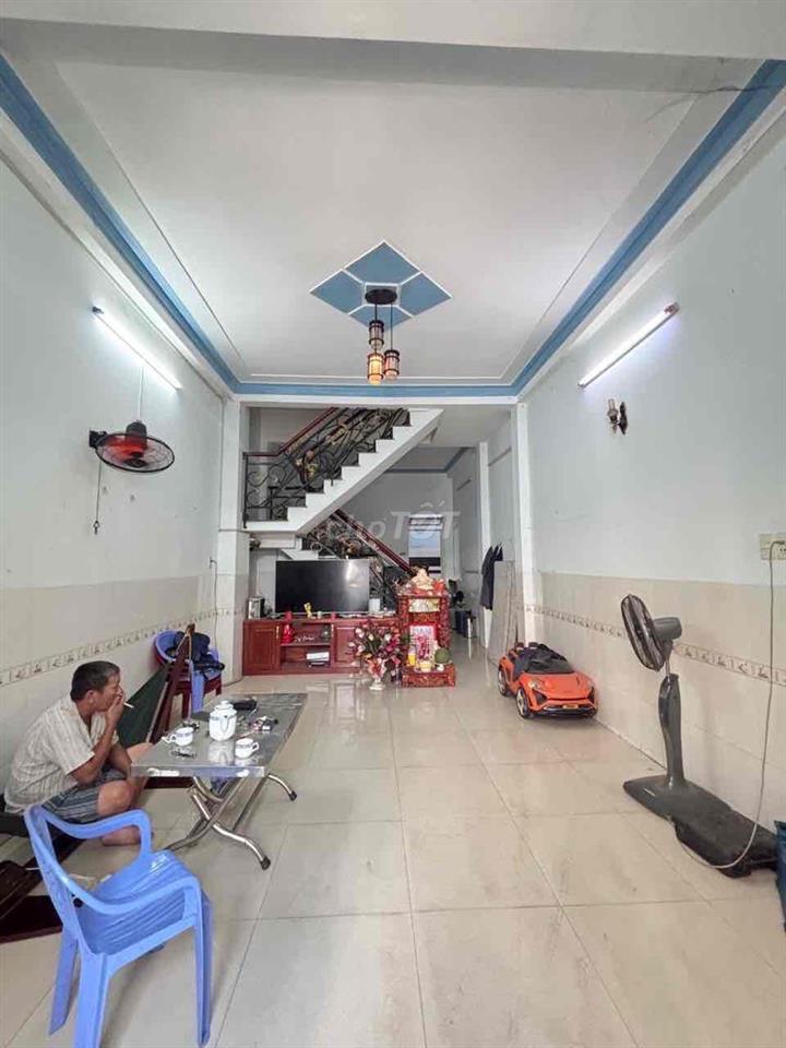 50m2, ra Lê Văn Quới Bình Tâng, 3 tầng 4PN, hêm oto, Sổ hồng riêng bao