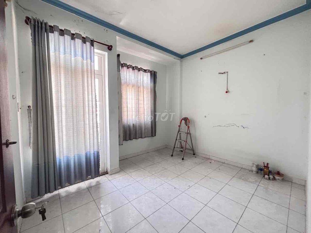 50m2, ra Lê Văn Quới Bình Tâng, 3 tầng 4PN, hêm oto, Sổ hồng riêng bao
