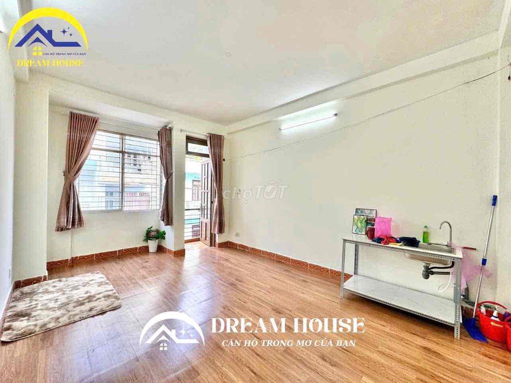 PHÒNG BAN CÔNG CỬA SỔ GIÁ RẺ - NGAY NGÃ TƯ BỐN XÃ