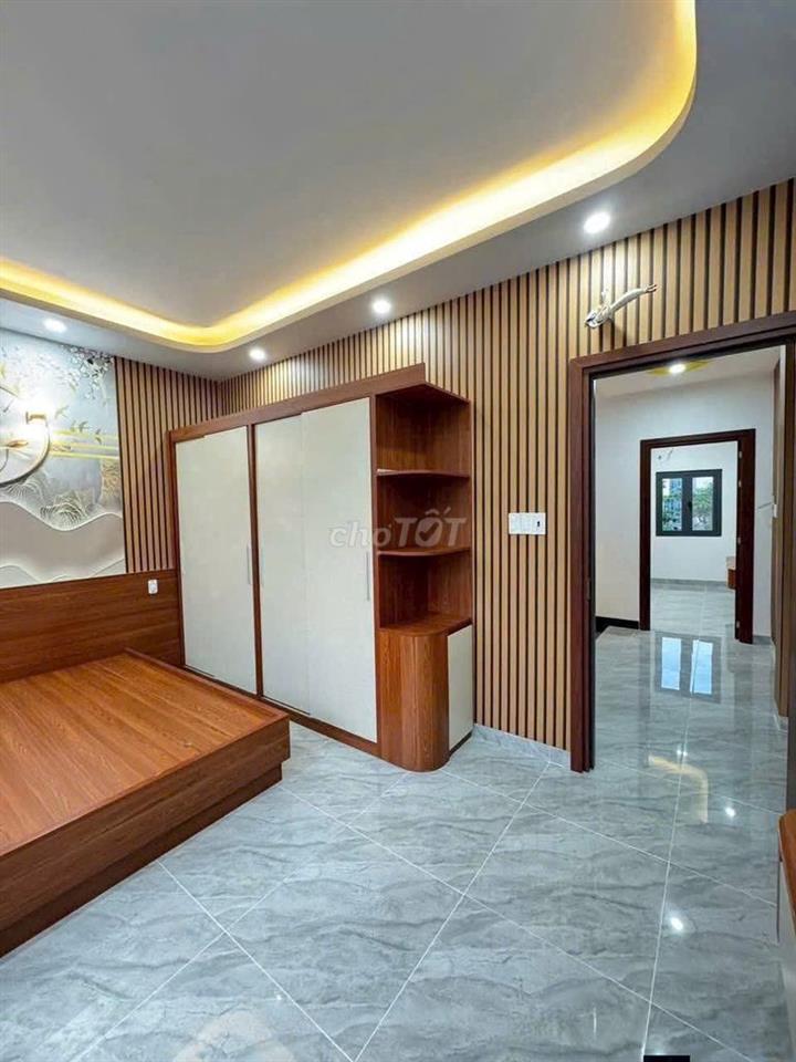 Nhà Cách Nguyễn Thị Tú 200m, Phường Bình Hưng Hoà B, Quận Bình Tân,SHR