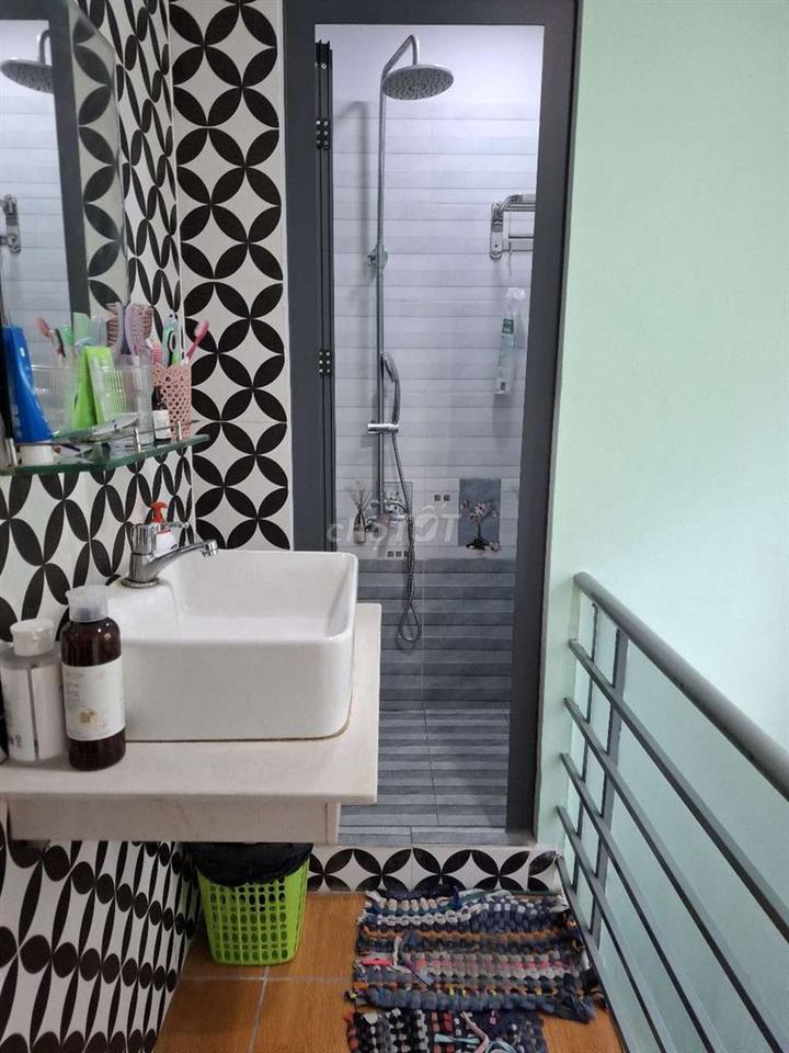 CẦN BÁN 1 CĂN NHÀ NHỎ ĐẸP SÁT QUẬN TÂN PHÚ