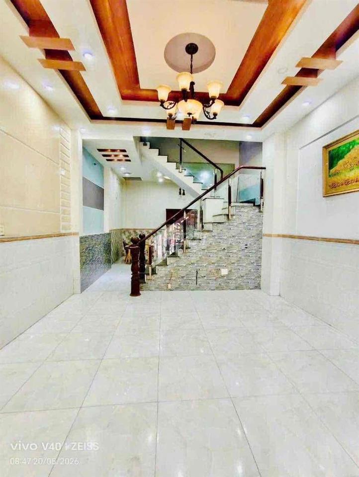 nhà nguyên căn xe hơi ngủ trong nhà