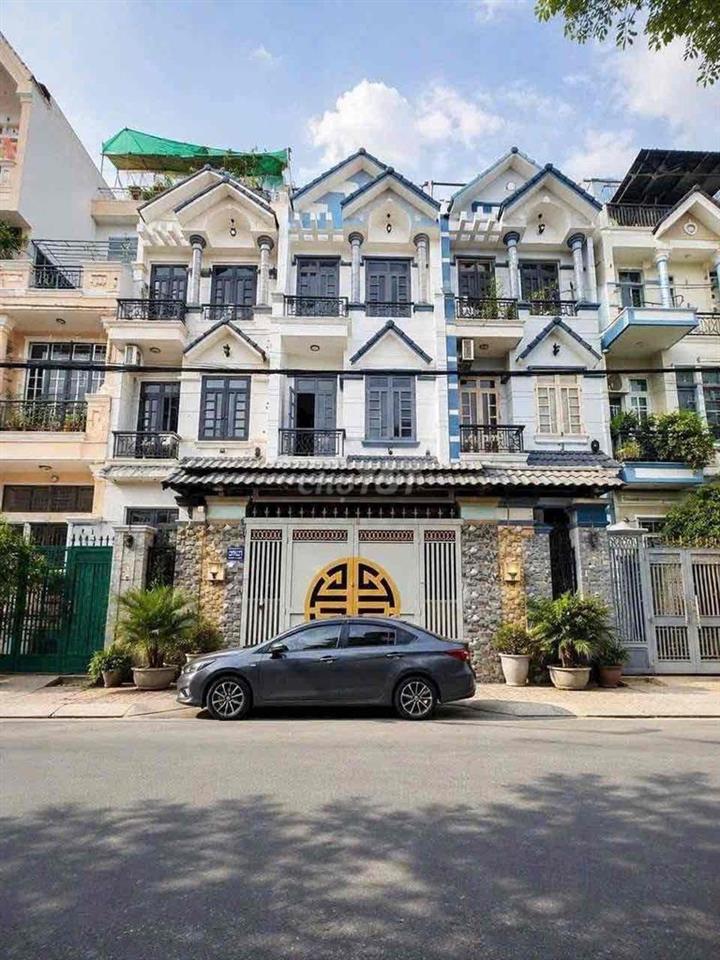 nhà nguyên căn xe hơi ngủ trong nhà