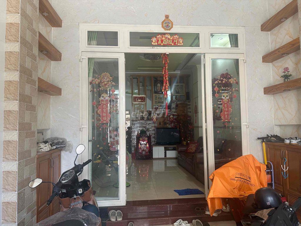 Gia đình tôi cần bán nhà số 161/6 bình tri đông . quận bình tân