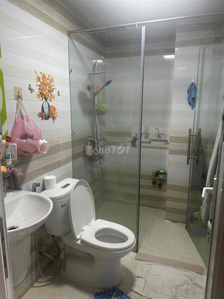Gia đình tôi cần bán nhà số 161/6 bình tri đông . quận bình tân