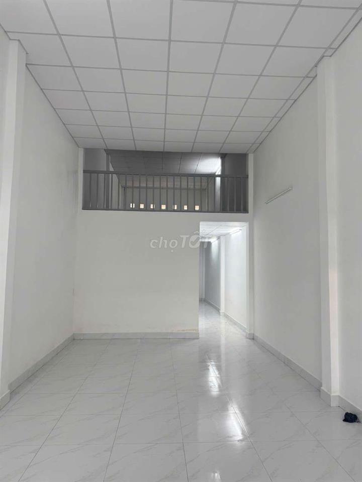 HẺM XE TẢI - XE HƠI ĐẬU SÂN - 4*20M LÊ TRỌNG TẤN GẦN AEON TÂN PHÚ 
