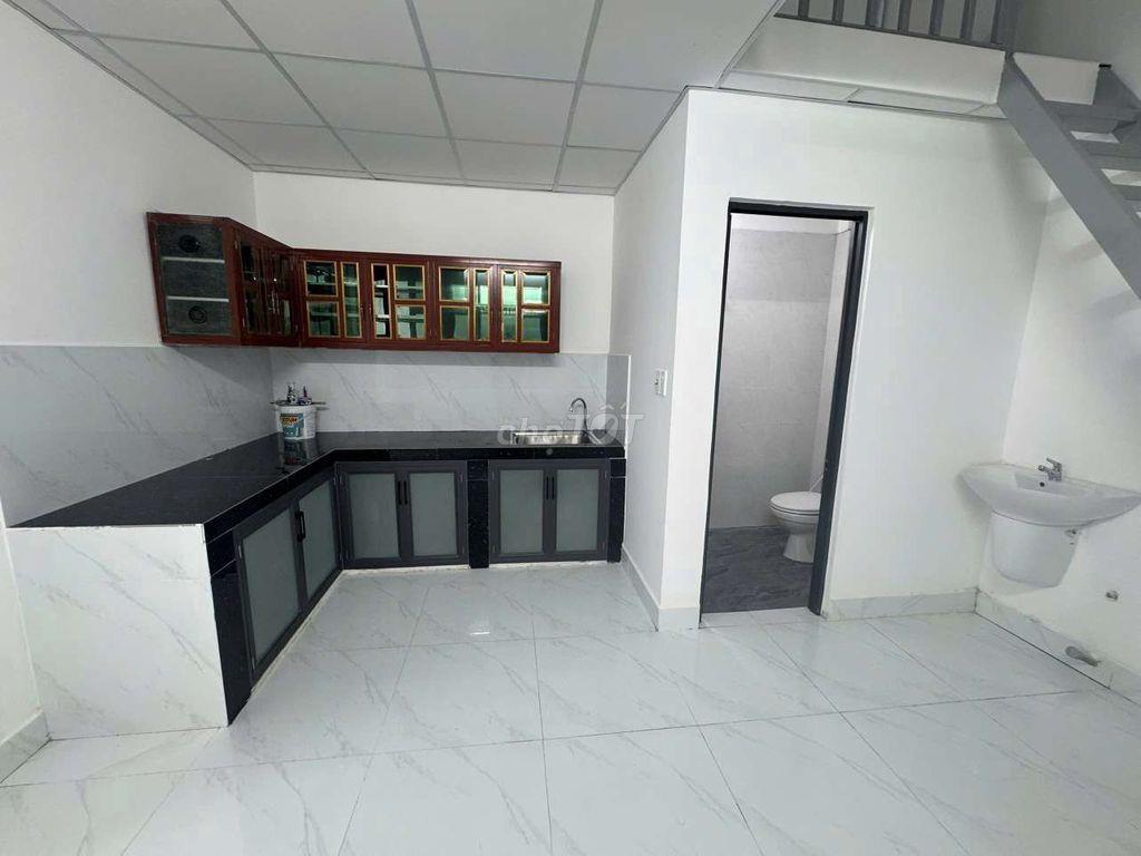 HẺM XE TẢI - XE HƠI ĐẬU SÂN - 4*20M LÊ TRỌNG TẤN GẦN AEON TÂN PHÚ 