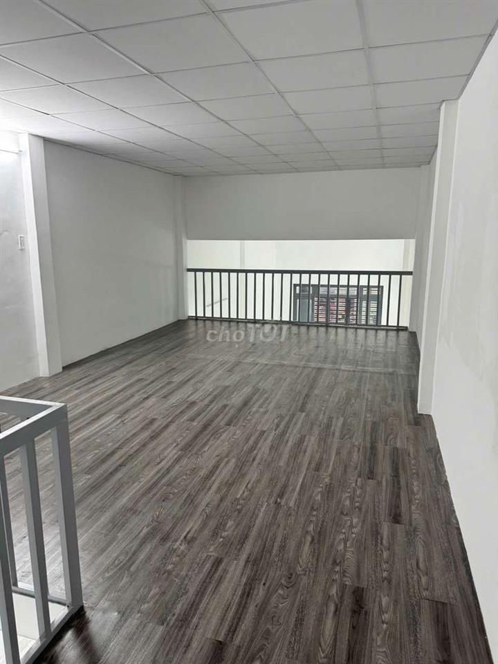 HẺM XE TẢI - XE HƠI ĐẬU SÂN - 4*20M LÊ TRỌNG TẤN GẦN AEON TÂN PHÚ 