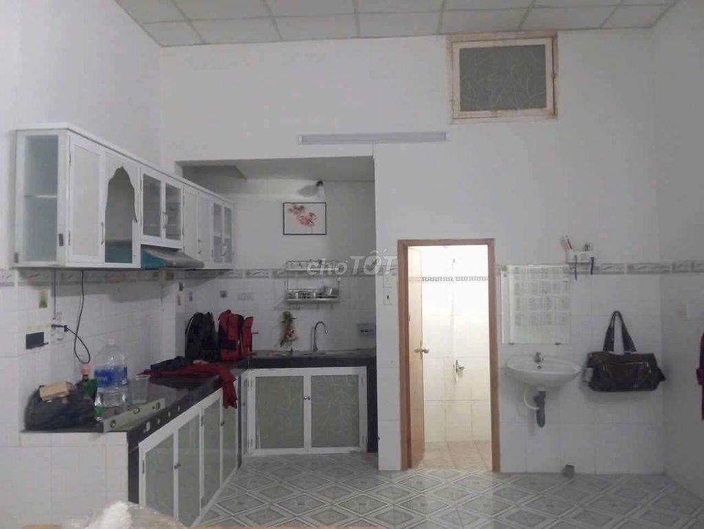 NHÀ KẾ BÊN TRƯỜNG ĐẶNG TRẦN CÔN - THPT TÂN BÌNH 2 TẦNG 2PN-2WC 