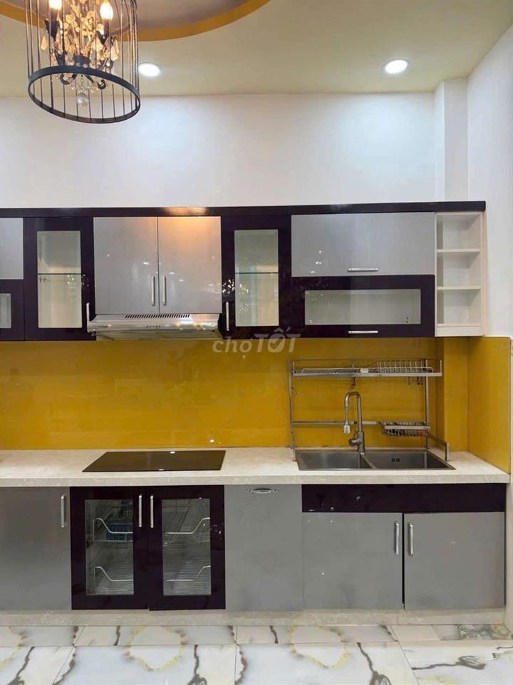 NHÀ CÓ NỘI THẤT - GẦN ETOWN CỘNG HOÀ - SÂN BAY